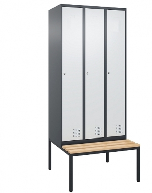 Pukukaappi 3:lla ovella 2070x900x800 jalustapenkillä CLICK